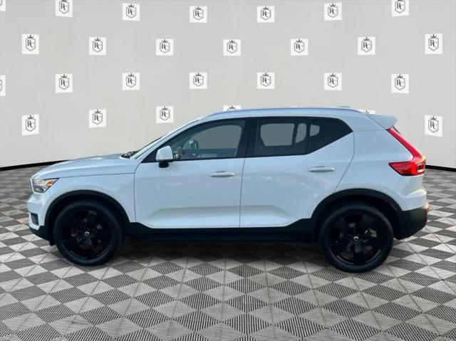 2019 Volvo XC40 T5 Momentum