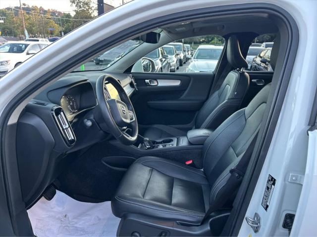 2019 Volvo XC40 T5 Momentum