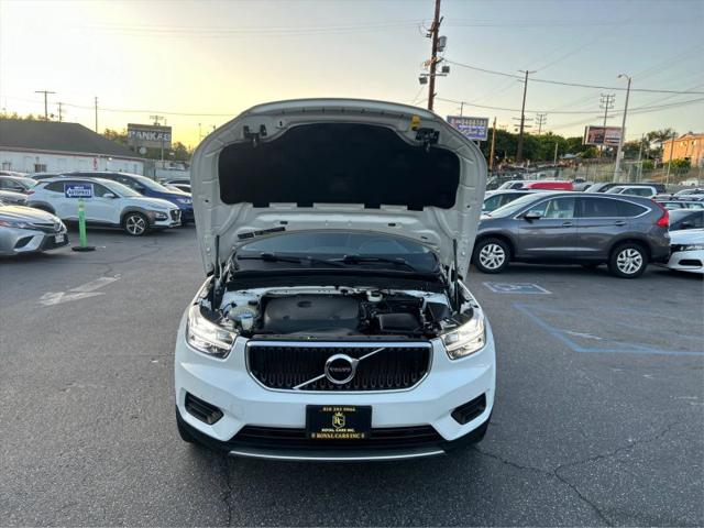 2019 Volvo XC40 T5 Momentum