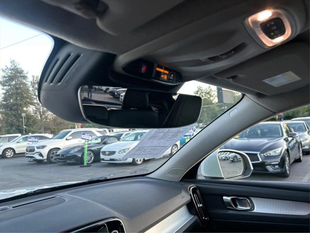 2019 Volvo XC40 T5 Momentum
