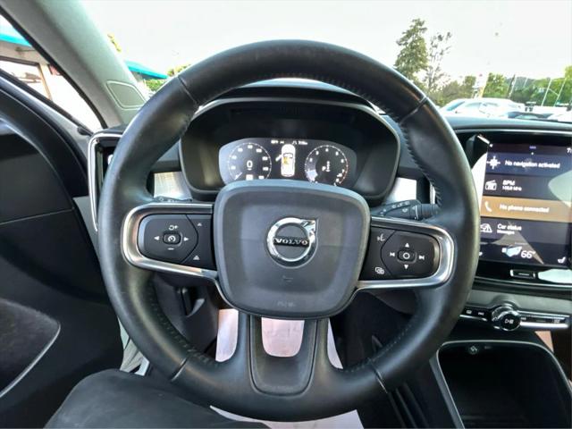 2019 Volvo XC40 T5 Momentum