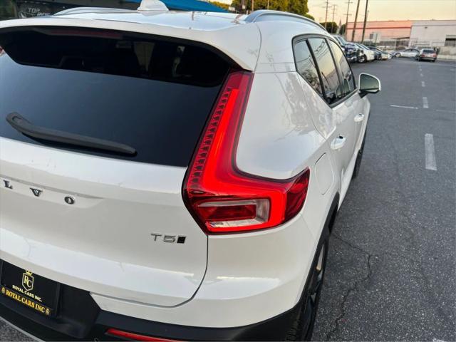 2019 Volvo XC40 T5 Momentum