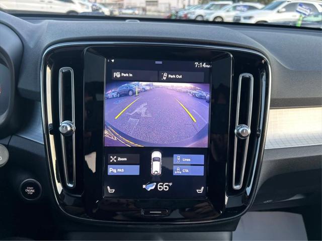 2019 Volvo XC40 T5 Momentum