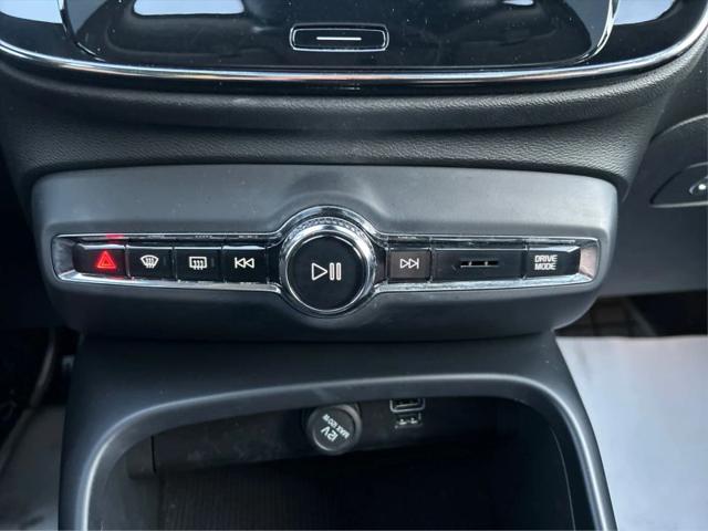 2019 Volvo XC40 T5 Momentum