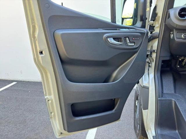 2023 Mercedes-Benz Sprinter 2500 High Roof 4-Cyl Diesel HO