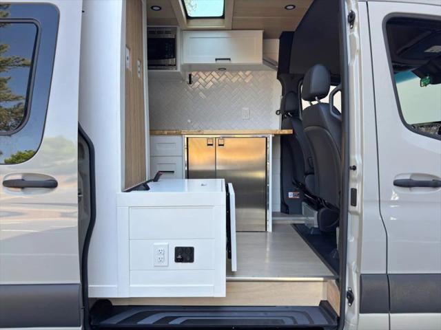2023 Mercedes-Benz Sprinter 2500 High Roof 4-Cyl Diesel HO