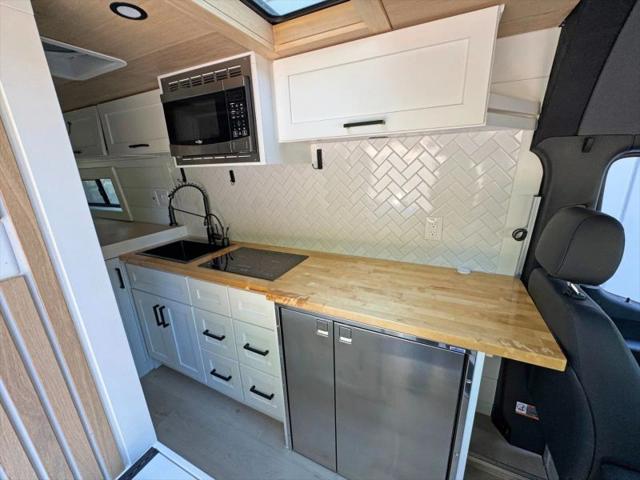 2023 Mercedes-Benz Sprinter 2500 High Roof 4-Cyl Diesel HO