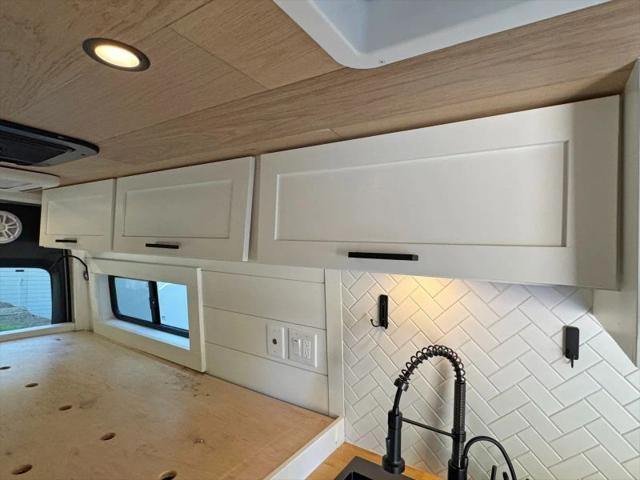 2023 Mercedes-Benz Sprinter 2500 High Roof 4-Cyl Diesel HO