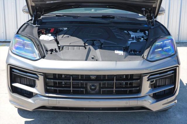 2024 Porsche Cayenne E-Hybrid Turbo