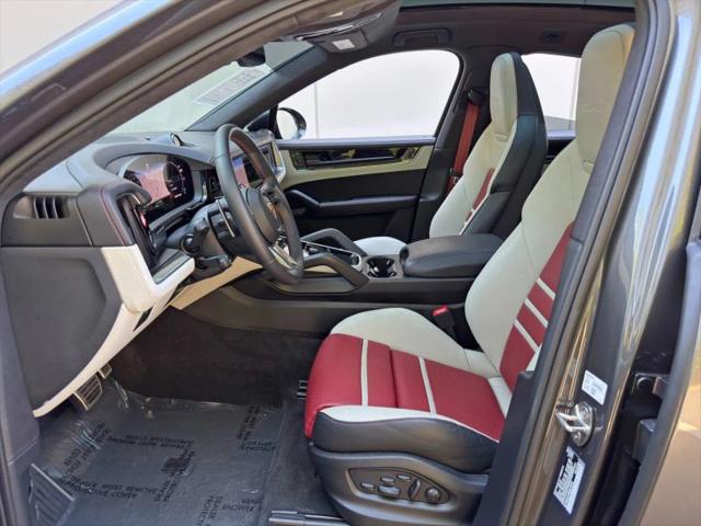 2024 Porsche Cayenne E-Hybrid Turbo