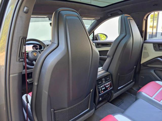 2024 Porsche Cayenne E-Hybrid Turbo