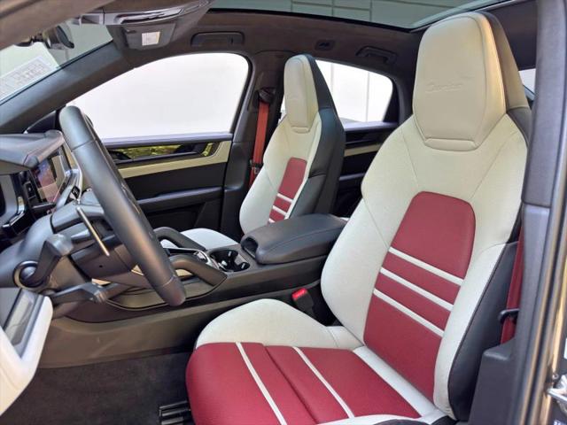 2024 Porsche Cayenne E-Hybrid Turbo
