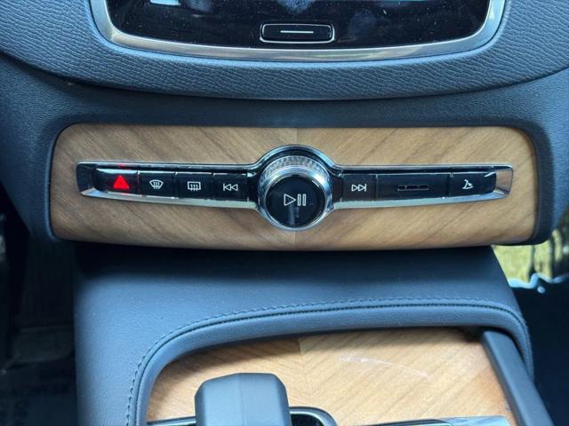 2025 Volvo XC90 B6 Plus 7-Seater
