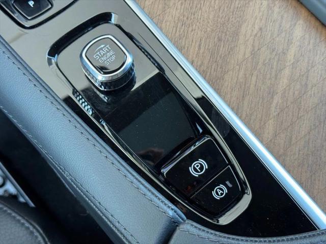 2025 Volvo XC90 B6 Plus 7-Seater