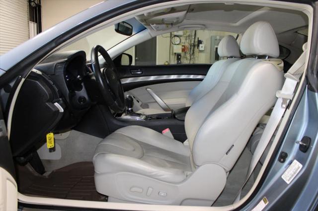 2015 INFINITI Q60 Journey