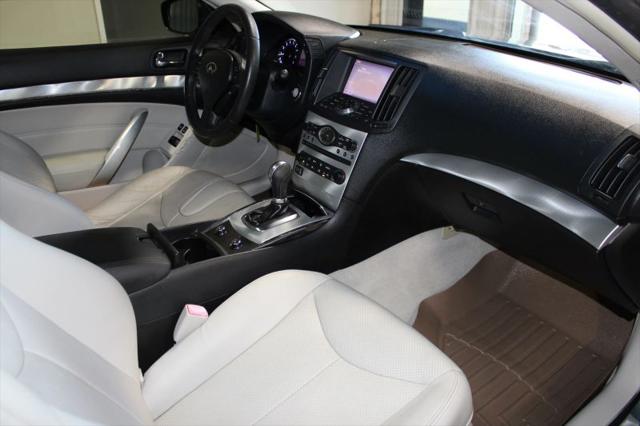 2015 INFINITI Q60 Journey