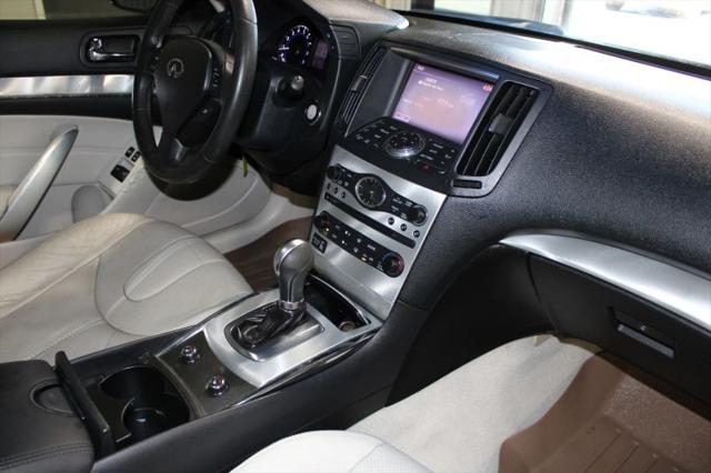 2015 INFINITI Q60 Journey
