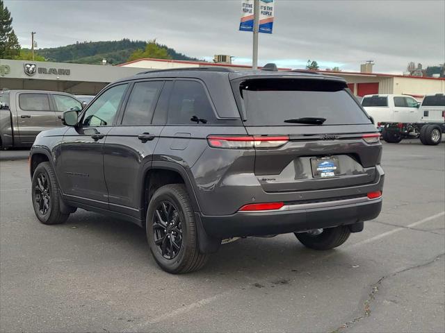 2026 Jeep Grand Cherokee Altitude 4x4