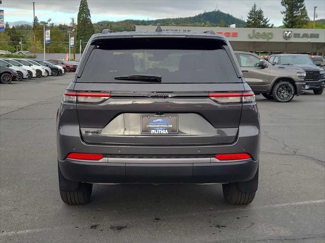 2026 Jeep Grand Cherokee Altitude 4x4