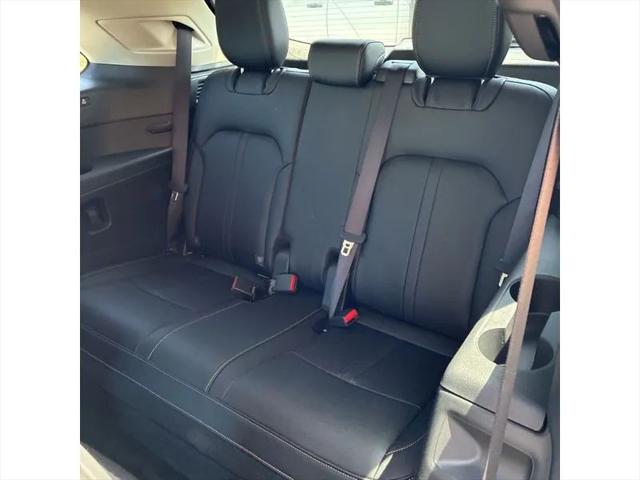 2025 Mazda X-90 Premium Sport