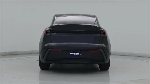 2026 Tesla Model Y Premium Rear-Wheel Drive