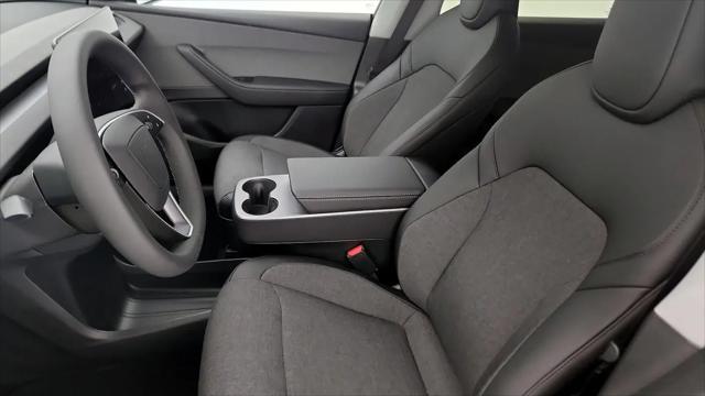 2026 Tesla Model Y Premium Rear-Wheel Drive