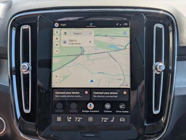 2026 Volvo XC40 Core, B5 AWD Gas (mild hybrid), Dark