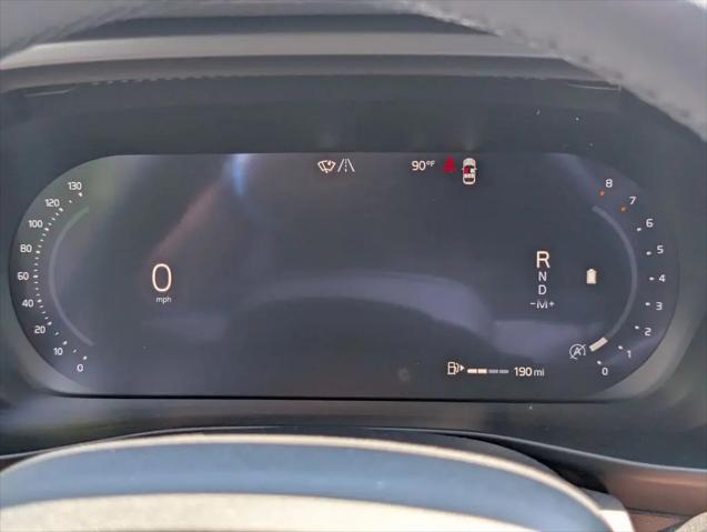 2026 Volvo XC40 Core, B5 AWD Gas (mild hybrid), Dark