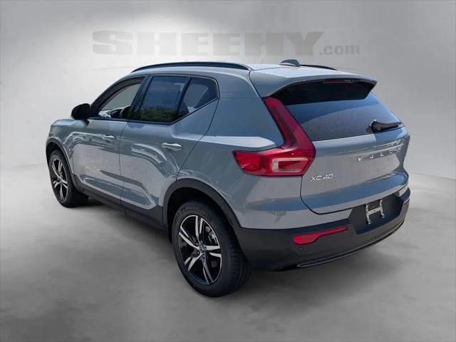 2026 Volvo XC40 Core, B5 AWD Gas (mild hybrid), Dark