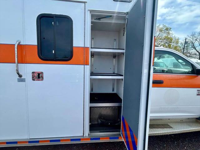 2015 Ram 4500 Chassis Tradesman/SLT