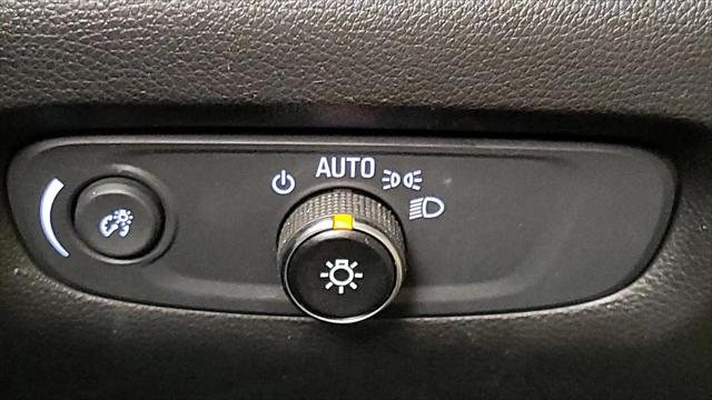 2023 Chevrolet Traverse FWD LT Cloth