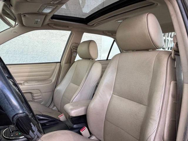 2005 Lexus IS 300 300