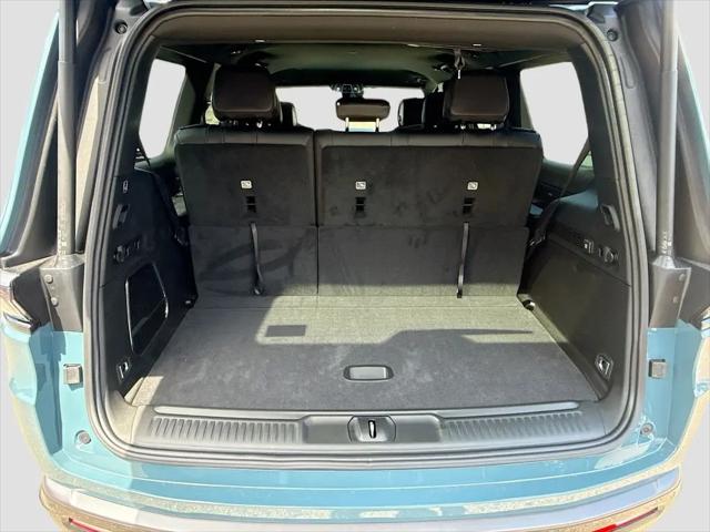 2026 Jeep Grand Wagoneer 4x2