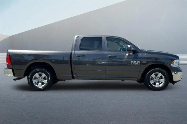 2023 Ram 1500 Classic SLT Crew Cab 4x2 6'4" Box