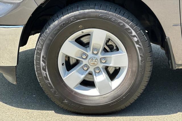 2023 Ram 1500 Classic SLT Crew Cab 4x2 6'4" Box