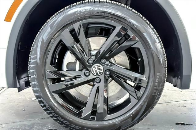 2024 Volkswagen Tiguan 2.0T SE R-Line Black