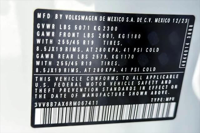 2024 Volkswagen Tiguan 2.0T SE R-Line Black