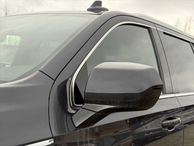 2023 GMC Yukon XL SLE