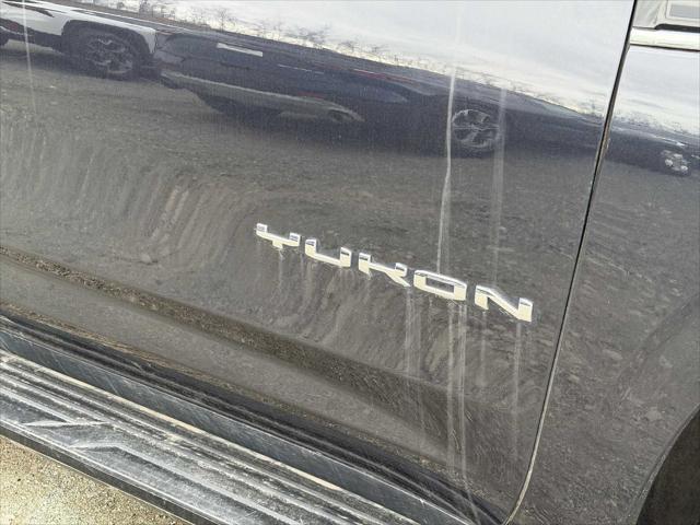 2023 GMC Yukon XL SLE