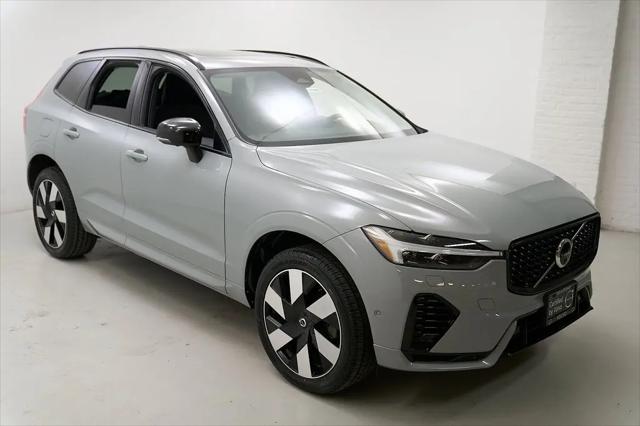 2024 Volvo XC60 Recharge T8 Plus Dark Theme