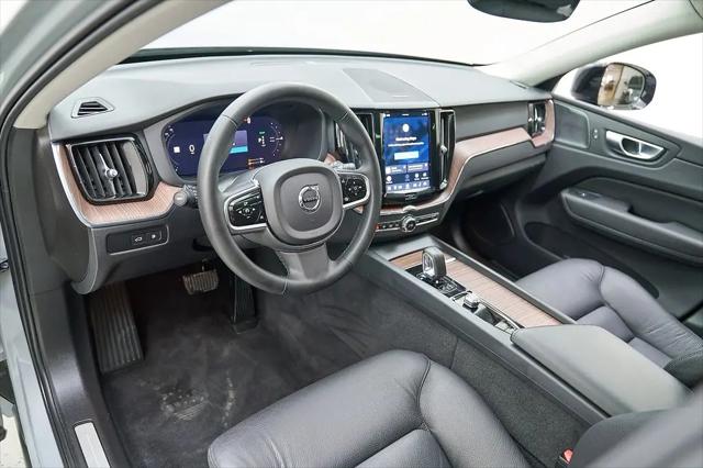 2024 Volvo XC60 Recharge T8 Plus Dark Theme