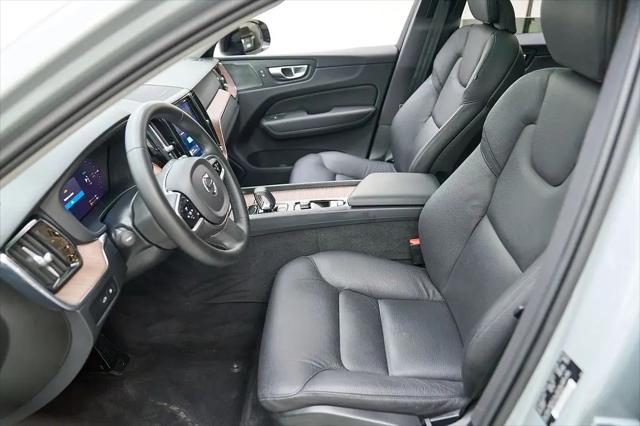 2024 Volvo XC60 Recharge T8 Plus Dark Theme
