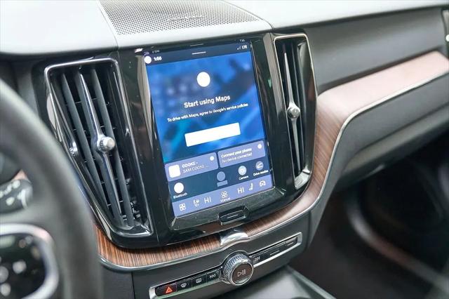 2024 Volvo XC60 Recharge T8 Plus Dark Theme