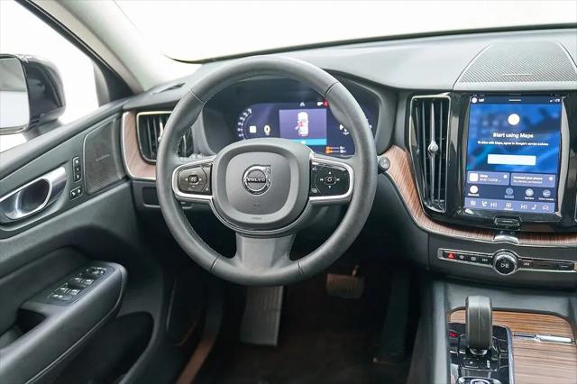 2024 Volvo XC60 Recharge T8 Plus Dark Theme
