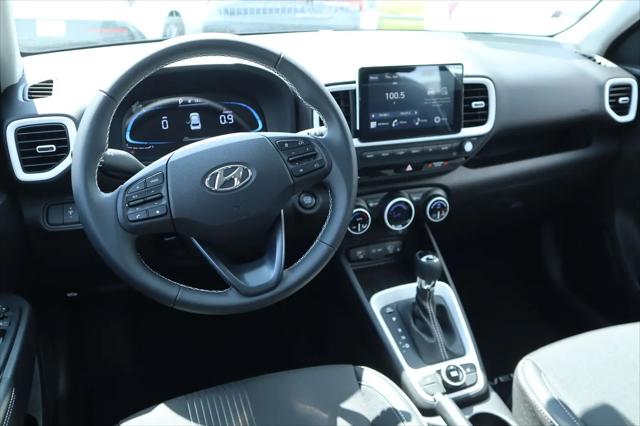 2026 Hyundai Venue SEL w/Two-Tone Roof