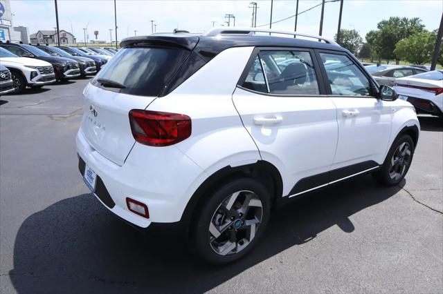 2026 Hyundai Venue SEL w/Two-Tone Roof