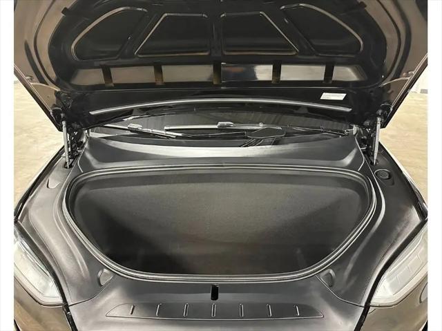 2023 Tesla Model X Standard Range