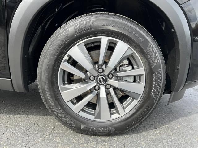 2025 Nissan Pathfinder SL 4WD