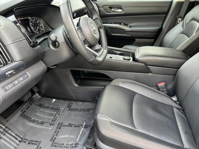 2025 Nissan Pathfinder SL 4WD