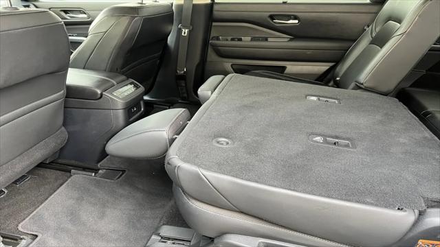 2025 Nissan Pathfinder SL 4WD